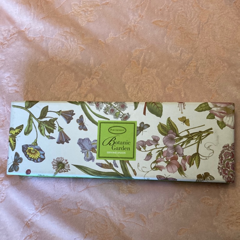 Botanic Garden serving spoon.New in gift box